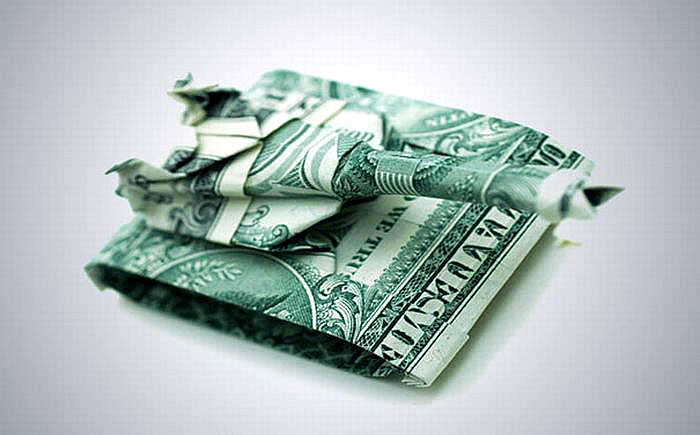 [Image: origami_money_tank_photo.jpg]