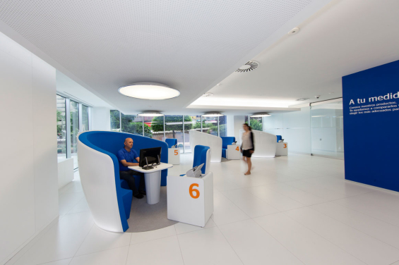 bbva_easybank_branch_interior_customer_service_station